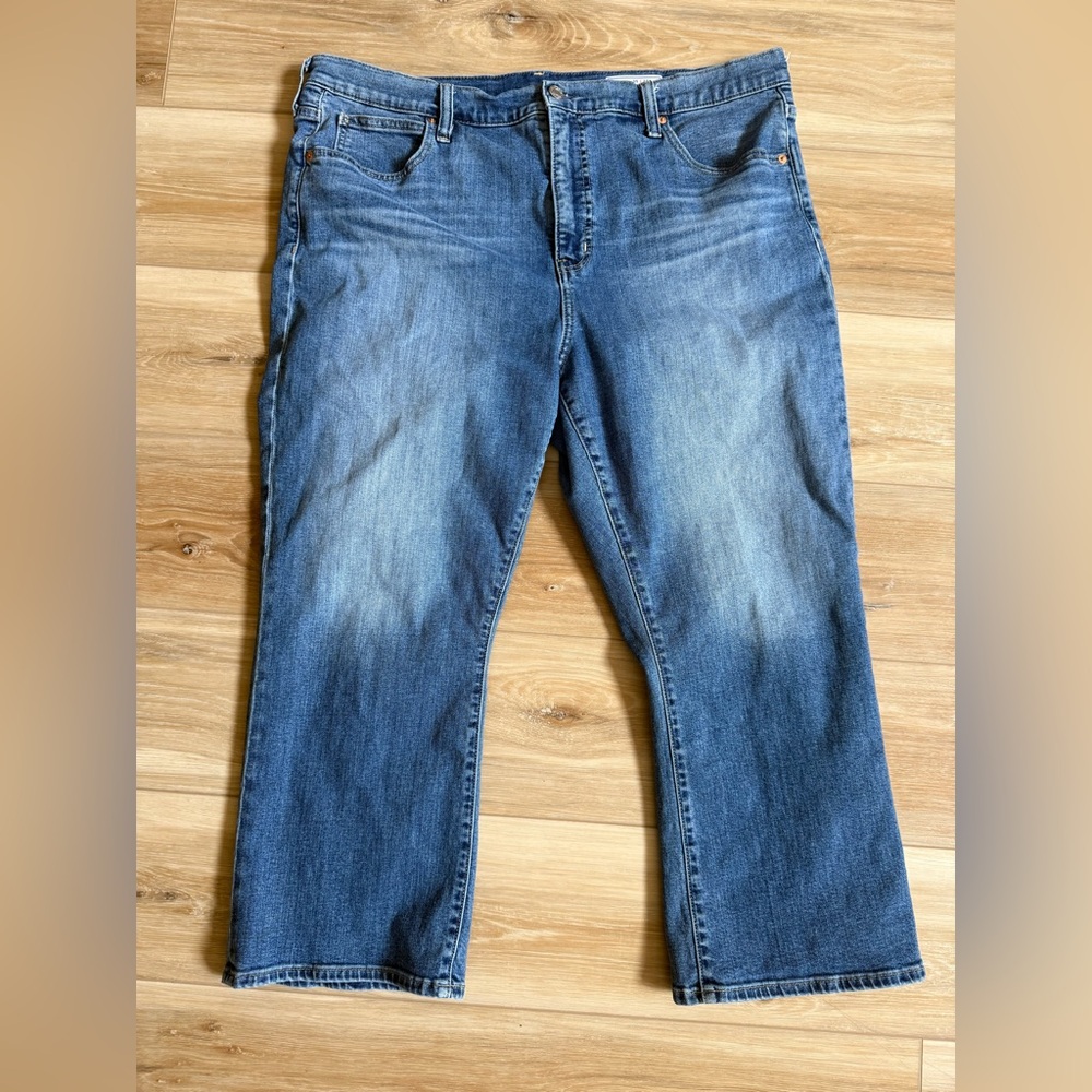 GAP Kick Fit Cropped Bootcut Denim